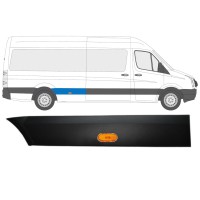Obloga stranskega dela zadnjega blatnika z lučjo za Volkswagen Crafter 2005-2017 / Desna / Komplet 13993