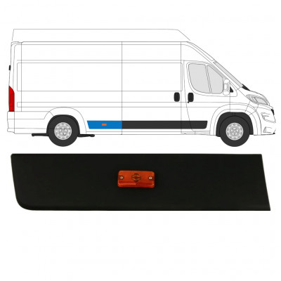 Zadnja stranska obloga z lučjo za Fiat Ducato 2018- / Desna 7794