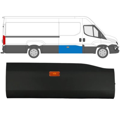 Obloga stranskega dela drsnih vrat z lučjo za Iveco Daily 2014-2019 / Desna / Komplet 16656